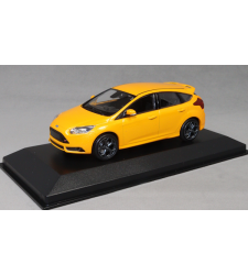 Ford Focus ST in Orange Metallic 2011