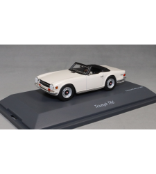 Triumph TR6 in Old English White 1970